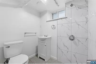 197 Krone Place, Hackensack, NJ 07601 - Photo 27