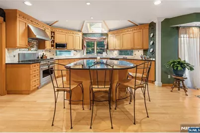 55 Glen Road, Woodcliff Lake, NJ 07677 - Photo 17