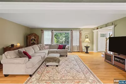 55 Glen Road, Woodcliff Lake, NJ 07677 - Photo 7