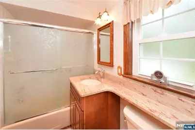 37 Lunn Avenue, Bergenfield, NJ 07621 - Photo 21