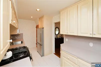 37 Lunn Avenue, Bergenfield, NJ 07621 - Photo 9