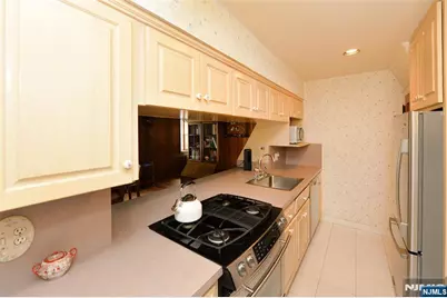 37 Lunn Avenue, Bergenfield, NJ 07621 - Photo 7