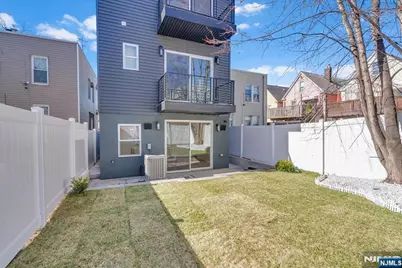 206 Clendenny Avenue 1 #1, Jersey City, NJ 07304 - Photo 33