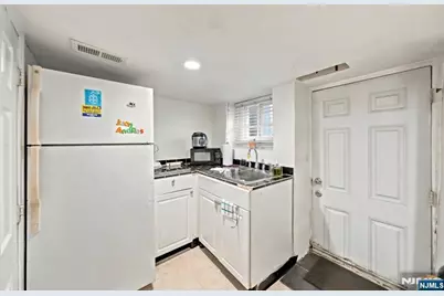 204 39th Street, Union City, NJ 07087 - Photo 27