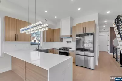 206 Clendenny Avenue 2 #2, Jersey City, NJ 07304 - Photo 3