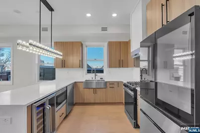 206 Clendenny Avenue 2 #2, Jersey City, NJ 07304 - Photo 5