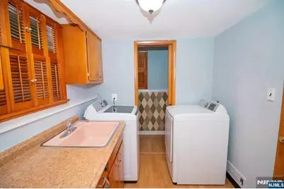 0-09 28th Street, Fair Lawn, NJ 07410 - Photo 15