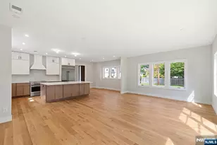2 Pleasant Ave, Tenafly, NJ 07670 - Photo 11