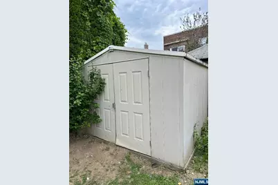 237 Day Avenue, Cliffside Park, NJ 07010 - Photo 15