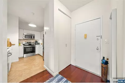 100 Grand Cove Way 5H #5H, Edgewater, NJ 07020 - Photo 7