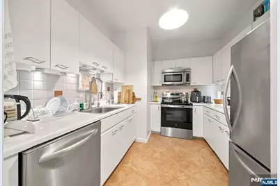 100 Grand Cove Way 5H #5H, Edgewater, NJ 07020 - Photo 5