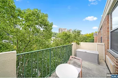 100 Grand Cove Way 5H #5H, Edgewater, NJ 07020 - Photo 15