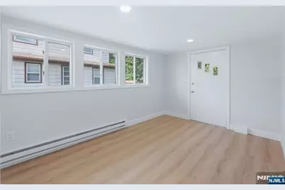 72-74 Fournier Crescent, Elmwood Park, NJ 07407 - Photo 15