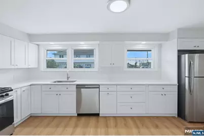 72-74 Fournier Crescent, Elmwood Park, NJ 07407 - Photo 5