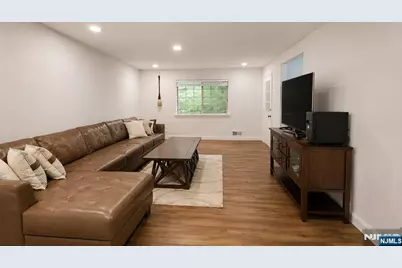 3112 Stowe Lane, Mahwah, NJ 07430 - Photo 3