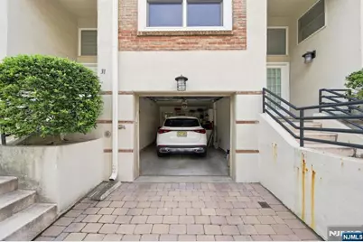 31 Grand Cove Way E31 #E31, Edgewater, NJ 07020 - Photo 25