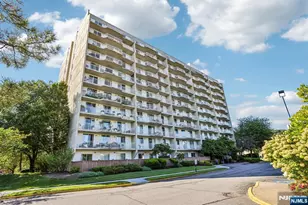 1077 River Road 205, Edgewater, NJ 07020 - Photo 1