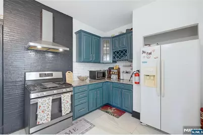 66 Washington Place, East Rutherford, NJ 07073 - Photo 13