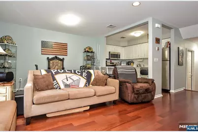 45 Royal Avenue 17 #17, Hawthorne, NJ 07506 - Photo 9