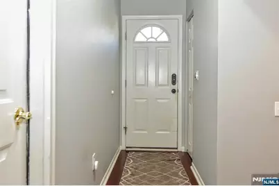 45 Royal Avenue 17 #17, Hawthorne, NJ 07506 - Photo 5