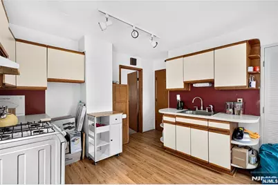 218 Jackson Avenue, Hackensack, NJ 07601 - Photo 17