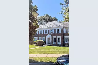 34 Meadowbrook Place A #A, Maplewood, NJ 07040 - Photo 1