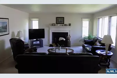 47 Southerland Drive, Mahwah, NJ 07430 - Photo 9