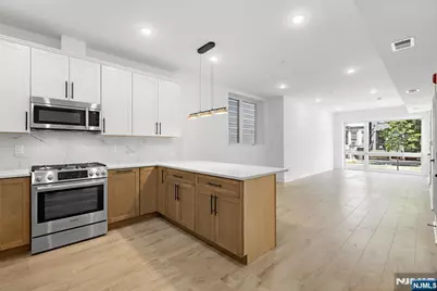 1001 Summit Avenue 1 #1, Jersey City, NJ 07307 - Photo 3