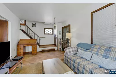 116 Hillside Avenue, Teaneck Township, NJ 07666 - Photo 5