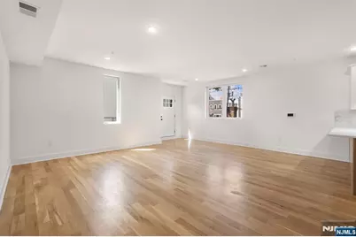 1001 Summit Avenue 2 #2, Jersey City, NJ 07307 - Photo 9