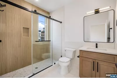 1001 Summit Avenue 2 #2, Jersey City, NJ 07307 - Photo 15