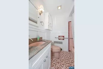 225 Jackson Avenue, Rutherford, NJ 07070 - Photo 17