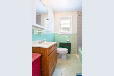 225 Jackson Avenue, Rutherford, NJ 07070 - Photo 19