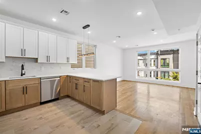 1001 Summit Avenue 3 #3, Jersey City, NJ 07307 - Photo 5