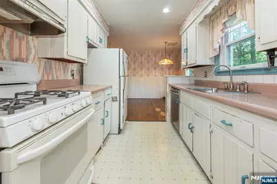 42 Valley View Terrace, Wayne, NJ 07470 - Photo 17