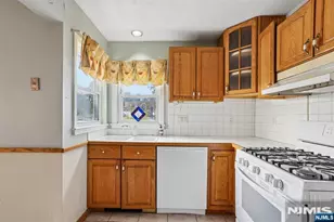 6 Summit Ave, Waldwick, NJ 07463 - Photo 19