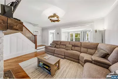 344 Rutherford Avenue, Lyndhurst Township, NJ 07071 - Photo 5