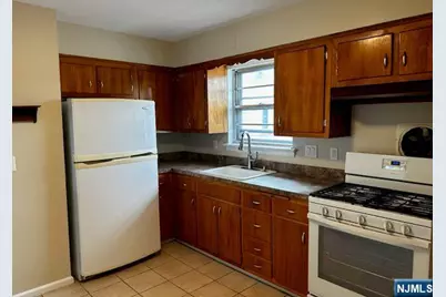 129-131 6th Street 2 #2, Fairview, NJ 07022 - Photo 1
