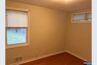 148 E 54th 1 #1, Elmwood Park, NJ 07410 - Photo 5
