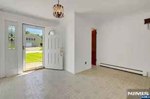 10 Klimback Ct, Caldwell, NJ 07006 - Photo 3