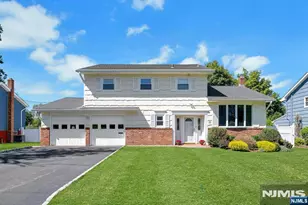 10 Klimback Ct, Caldwell, NJ 07006 - Photo 1