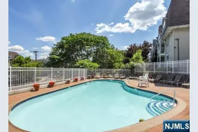 400 Crown Court 571 #571, Edgewater, NJ 07020 - Photo 9