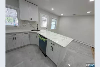 310 Passaic Avenue, Carlstadt, NJ 07072 - Photo 5