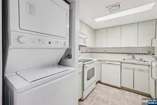 38 Moonachie Road 116, Hackensack, NJ 07601 - Photo 9
