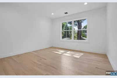 14 Maplewood, Livingston, NJ 07039 - Photo 15