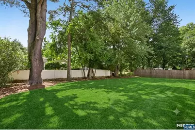 14 Maplewood, Livingston, NJ 07039 - Photo 27