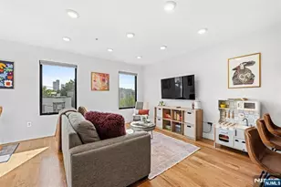 22 Lincoln Street 3, Jersey City, NJ 07307 - Photo 3