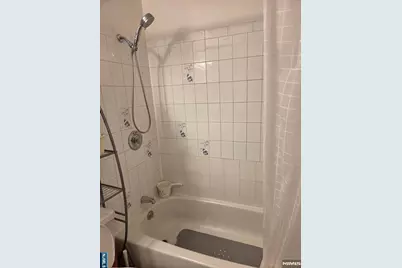 201 12th Street 15 #15, Palisades Park, NJ 07650 - Photo 3