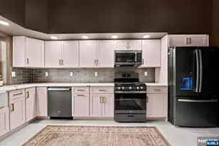 20 Reservoir Ave 2, Jersey City, NJ 07307 - Photo 15