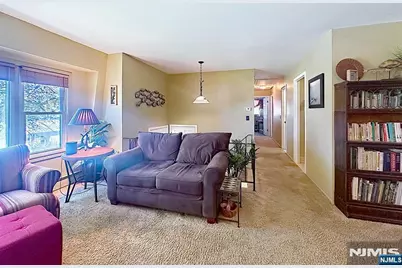 9 Barton Lane, Hopatcong, NJ 07843 - Photo 5